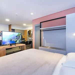 Aion Suítes 204 - Compacto E Luxuoso Loft - Rooftop Com Piscina E Academia - à Poucos Passos Da , Bombinhas Brasil